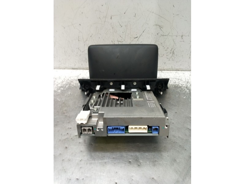 Recambio de pantalla multifuncion para mazda 3 lim. () center-line referencia OEM IAM BHS3669C0M K2352 2014