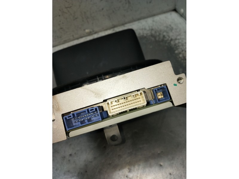 Recambio de pantalla multifuncion para mazda 3 lim. () center-line referencia OEM IAM BHS3669C0M K2352 2014