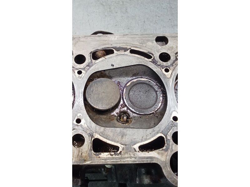 Recambio de culata para audi a3 (8l1) 1.6 referencia OEM IAM 06B103373T AVU 00