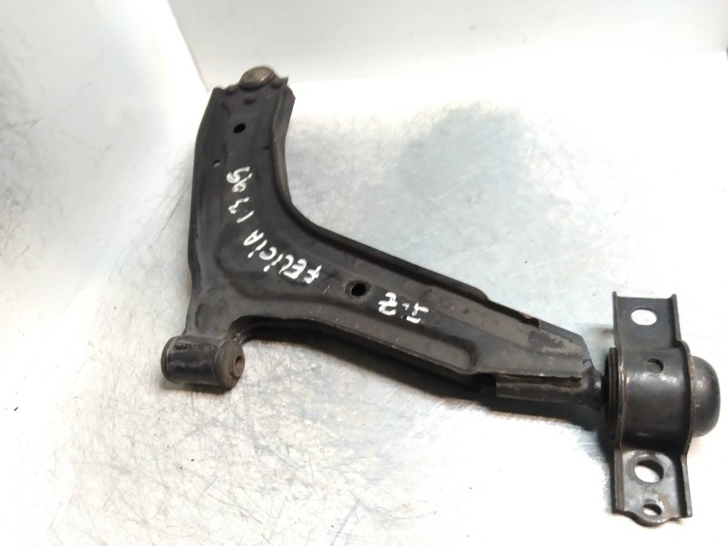 Recambio de brazo suspension inferior delantero izquierdo para skoda felicia berlina ( 791) laurin + klement referencia OEM IAM  Recambio de brazo suspension inferior delantero izquierdo para skoda felicia berlina ( 791) laurin + klement referencia OEM IAM