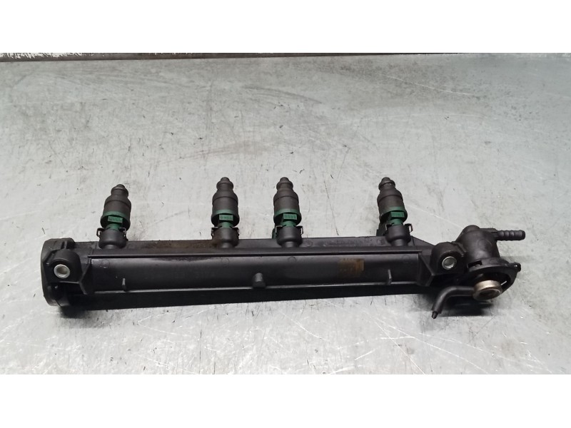 Recambio de rampa inyectora para audi a3 (8l1) 1.6 referencia OEM IAM 06A133317A  00