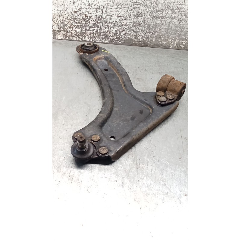 Recambio de brazo suspension inferior delantero izquierdo para opel corsa c (x01) 1.7 di (f08, f68) referencia OEM IAM   01