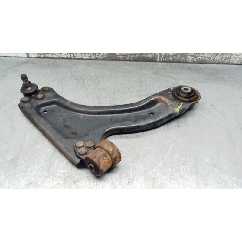 Recambio de brazo suspension inferior delantero izquierdo para opel corsa c (x01) 1.7 di (f08, f68) referencia OEM IAM   01