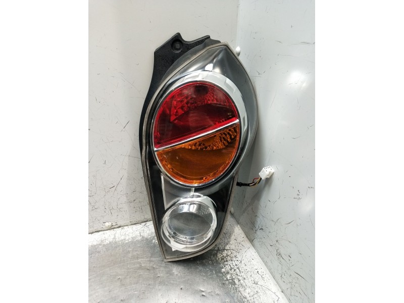 Recambio de piloto trasero derecho para chevrolet spark (m300) 1.0 referencia OEM IAM   2010