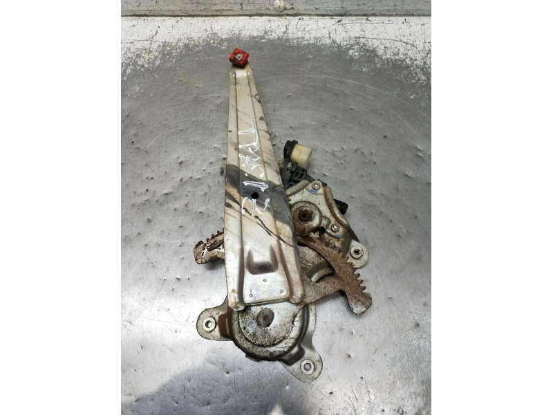 Recambio de elevalunas trasero izquierdo para mitsubishi l200 / triton (ka_t, kb_t) 2.5 di-d 4wd (kb4t) referencia OEM IAM AE062
