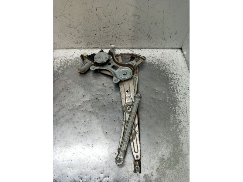 Recambio de elevalunas delantero izquierdo para mitsubishi l200 / triton (ka_t, kb_t) 2.5 di-d 4wd (kb4t) referencia OEM IAM  5P