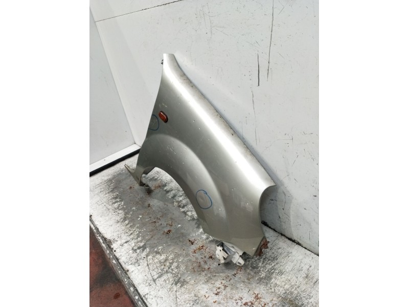 Recambio de aleta delantera derecha para renault kangoo (kc0/1_) 1.5 dci (kc07) referencia OEM IAM  VER FOTOS 2003