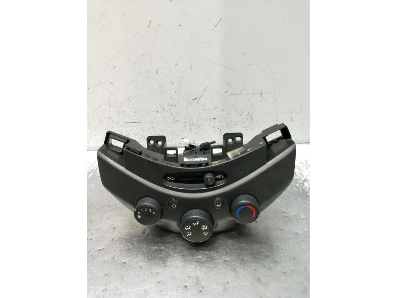 Recambio de mando calefaccion / aire acondicionado para chevrolet spark (m300) 1.0 referencia OEM IAM 92911F210340 95979291 2010