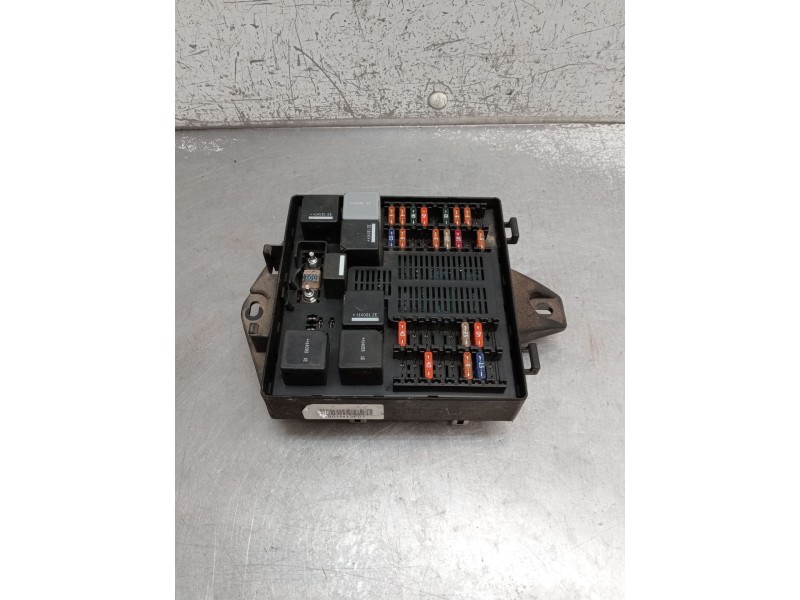 Recambio de caja reles / fusibles para jaguar xj luxury referencia OEM IAM DW9314A073C8 073736020414 2009 5P