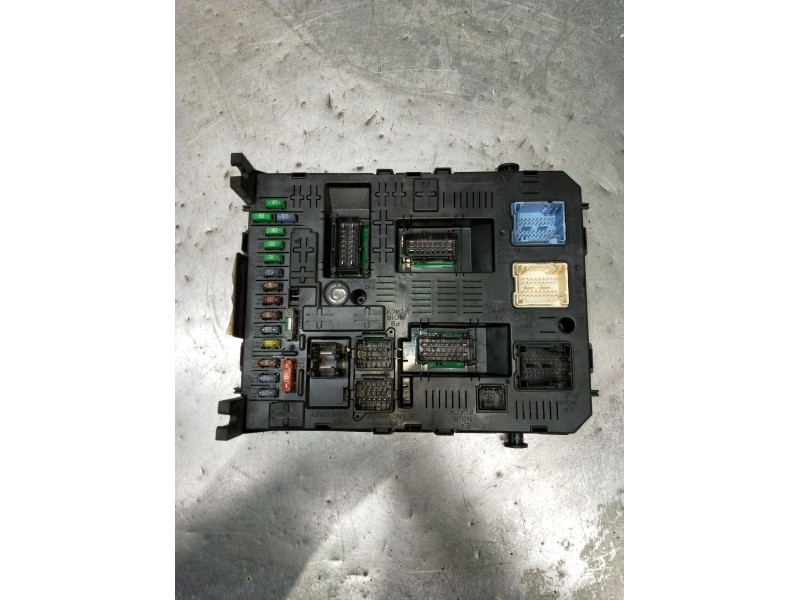 Recambio de caja reles / fusibles para citroën c5 iii (rd_) 1.6 hdi 110 referencia OEM IAM 966405908002 BSI04EV 2008