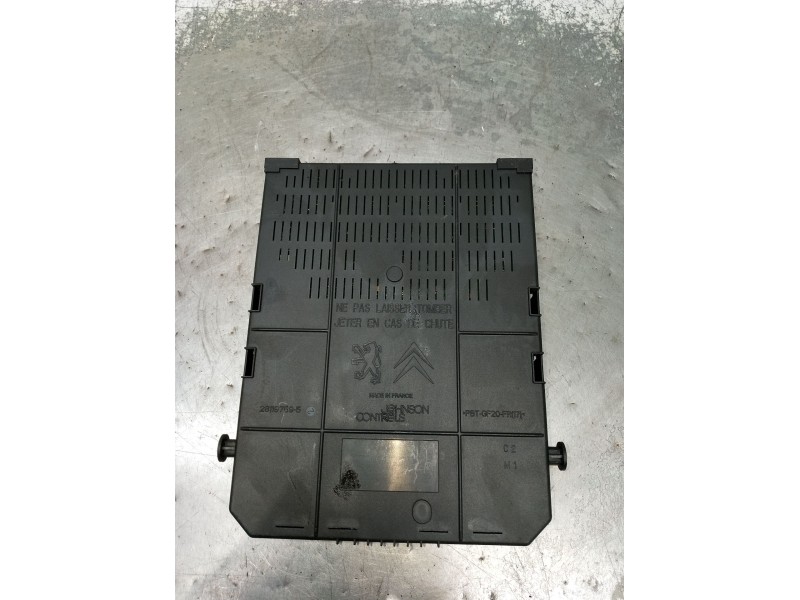 Recambio de caja reles / fusibles para citroën c5 iii (rd_) 1.6 hdi 110 referencia OEM IAM 966405908002 BSI04EV 2008