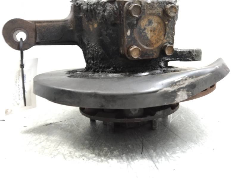 Recambio de mangueta delantera derecha para nissan trade 2.8 d referencia OEM IAM    Recambio de mangueta delantera derecha para nissan trade 2.8 d referencia OEM IAM