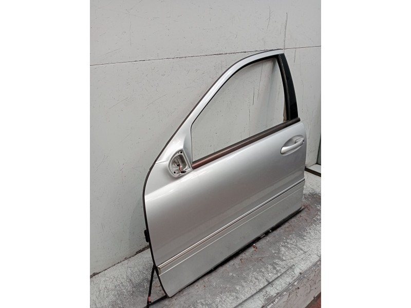 Recambio de puerta delantera izquierda para mercedes-benz clase c (w203) c 270 cdi (203.016) referencia OEM IAM   