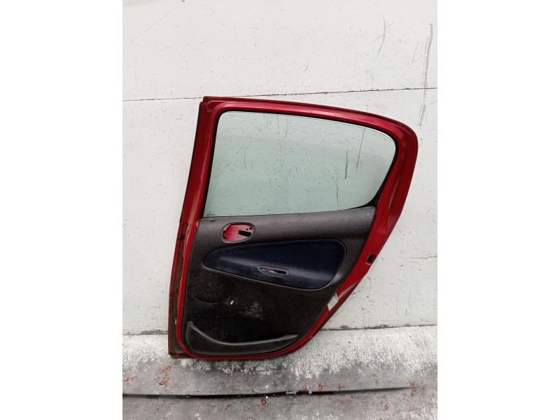 Recambio de puerta trasera derecha para peugeot 206 hatchback (2a/c) 1.9 d referencia OEM IAM   