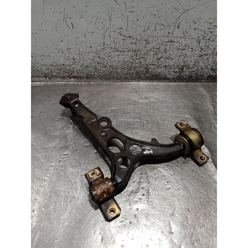 Recambio de brazo suspension inferior delantero izquierdo para lancia dedra (835_) 1.6 i.e. (835aa) referencia OEM IAM   94