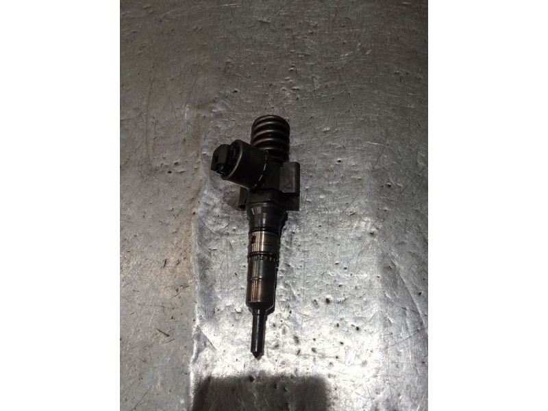 Recambio de inyector para audi a4 b7 (8ec) 2.0 tdi 16v referencia OEM IAM 0414720404 03G130073G BOSCH