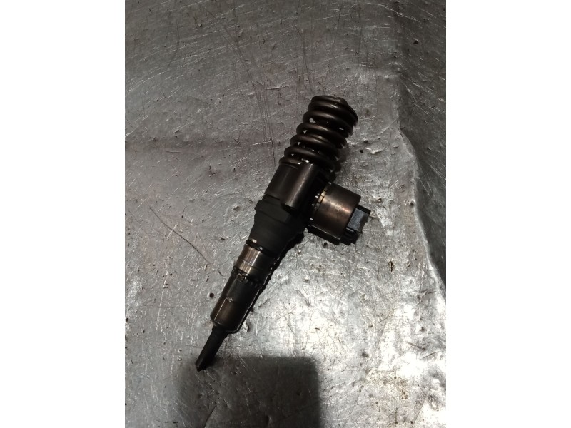 Recambio de inyector para audi a4 b7 (8ec) 2.0 tdi 16v referencia OEM IAM 0414720404 03G130073G BOSCH