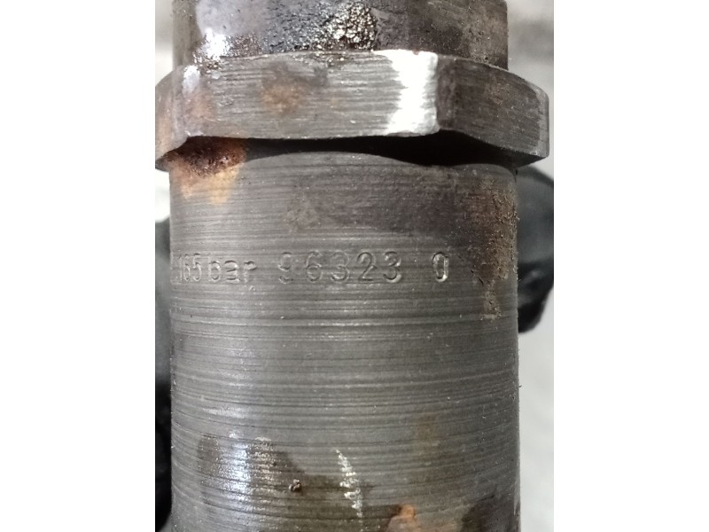 Recambio de inyector para jeep grand cherokee ii (wj, wg) 3.1 td 4x4 referencia OEM IAM KCA17S89 963230 BOSCH