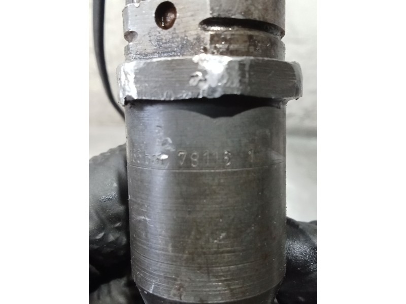 Recambio de inyector para jeep grand cherokee ii (wj, wg) 3.1 td 4x4 referencia OEM IAM KCA17S100 781161 BOSCH