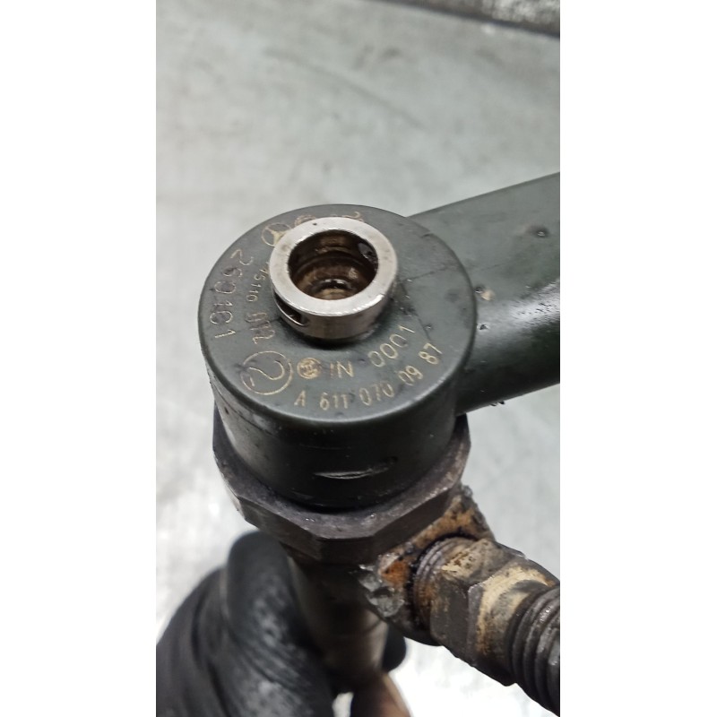 Recambio de inyector para mercedes-benz clase c (w203) c 270 cdi (203.016) referencia OEM IAM 0445110072 A6110700987 BOSCH