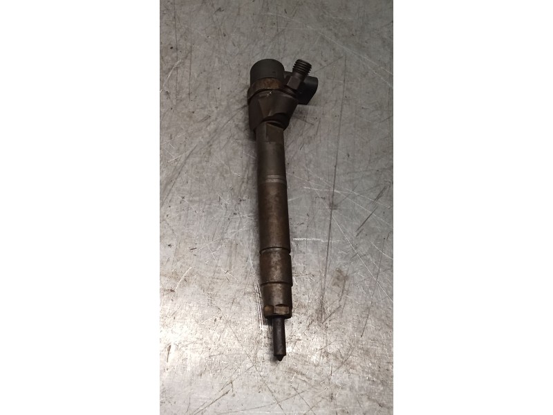 Recambio de inyector para mercedes-benz clase c (w203) c 270 cdi (203.016) referencia OEM IAM 0445110072 A6110700987 BOSCH
