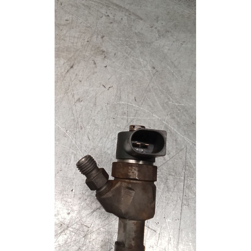 Recambio de inyector para mercedes-benz clase c (w203) c 270 cdi (203.016) referencia OEM IAM 0445110072 A6110700987 BOSCH