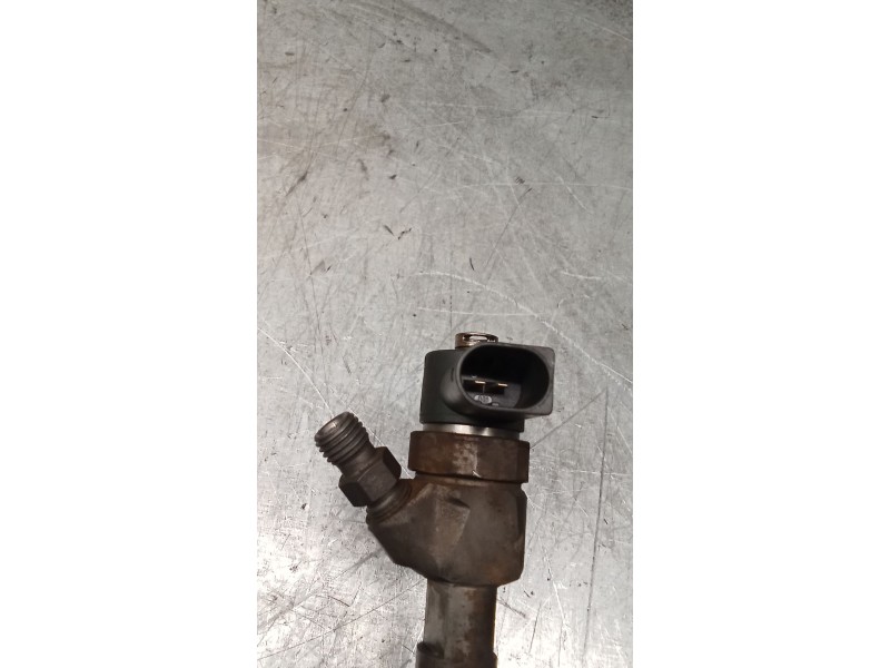 Recambio de inyector para mercedes-benz clase c (w203) c 270 cdi (203.016) referencia OEM IAM 0445110072 A6110700987 BOSCH