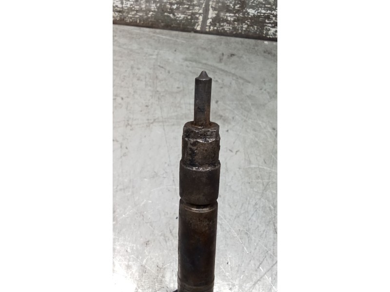 Recambio de inyector para mercedes-benz clase c (w203) c 270 cdi (203.016) referencia OEM IAM 0445110072 A6110700987 BOSCH
