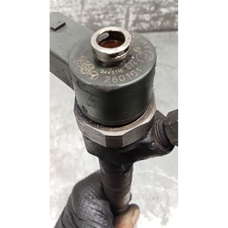 Recambio de inyector para mercedes-benz clase c (w203) c 270 cdi (203.016) referencia OEM IAM 0445110072 A6110700987 BOSCH