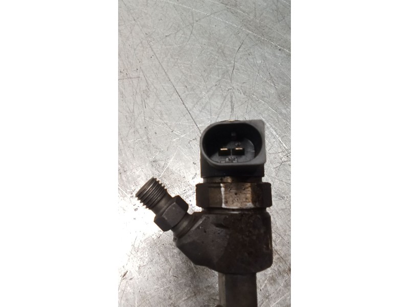 Recambio de inyector para mercedes-benz clase c (w203) c 270 cdi (203.016) referencia OEM IAM 0445110072 A6110700987 BOSCH