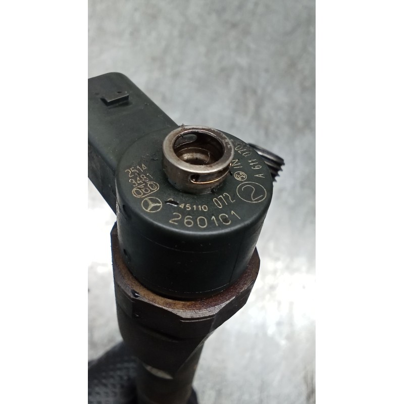 Recambio de inyector para mercedes-benz clase c (w203) c 270 cdi (203.016) referencia OEM IAM 0445110072 A6110700987 BOSCH