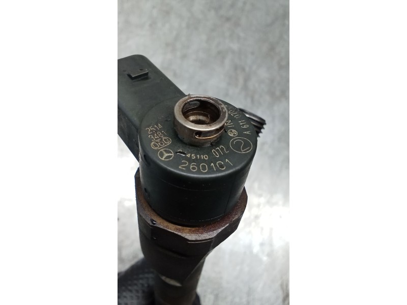 Recambio de inyector para mercedes-benz clase c (w203) c 270 cdi (203.016) referencia OEM IAM 0445110072 A6110700987 BOSCH