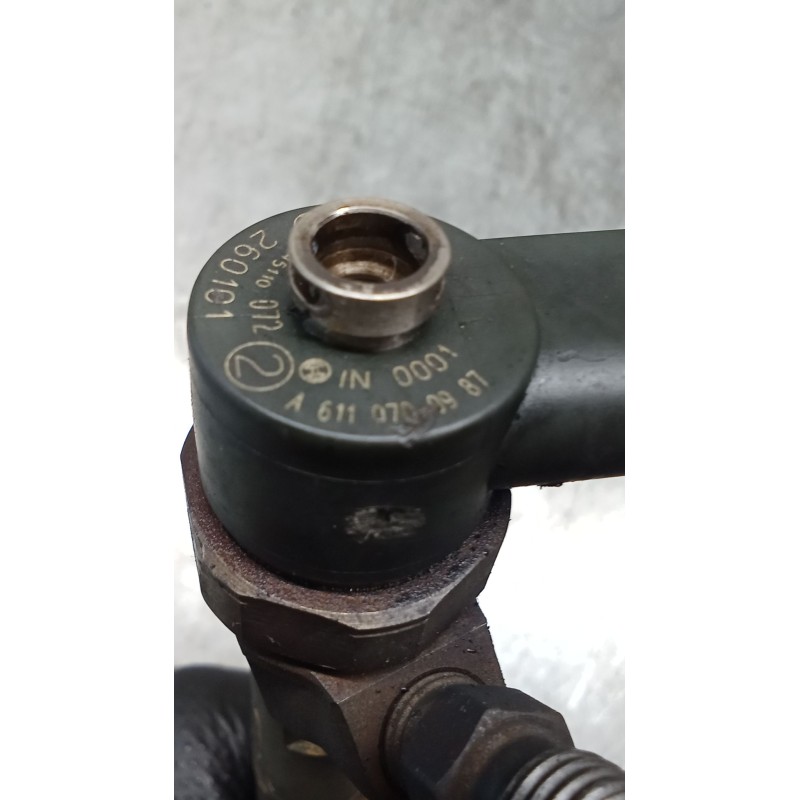 Recambio de inyector para mercedes-benz clase c (w203) c 270 cdi (203.016) referencia OEM IAM 0445110072 A6110700987 BOSCH