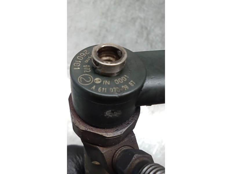 Recambio de inyector para mercedes-benz clase c (w203) c 270 cdi (203.016) referencia OEM IAM 0445110072 A6110700987 BOSCH