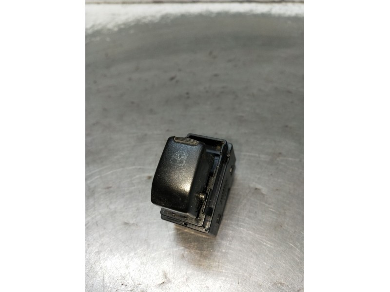 Recambio de mando elevalunas delantero derecho para chevrolet spark (m300) 1.0 referencia OEM IAM 202008913 5P 2010
