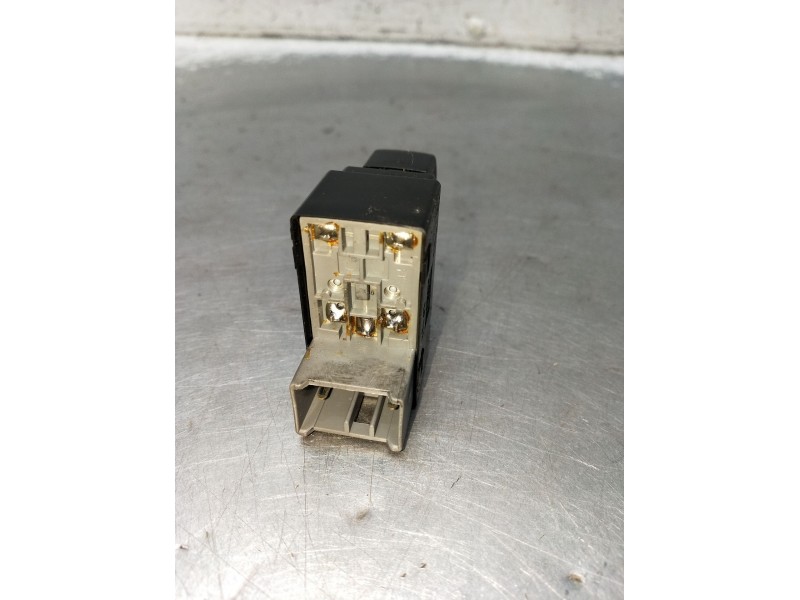 Recambio de mando elevalunas delantero derecho para chevrolet spark (m300) 1.0 referencia OEM IAM 202008913 5P 2010