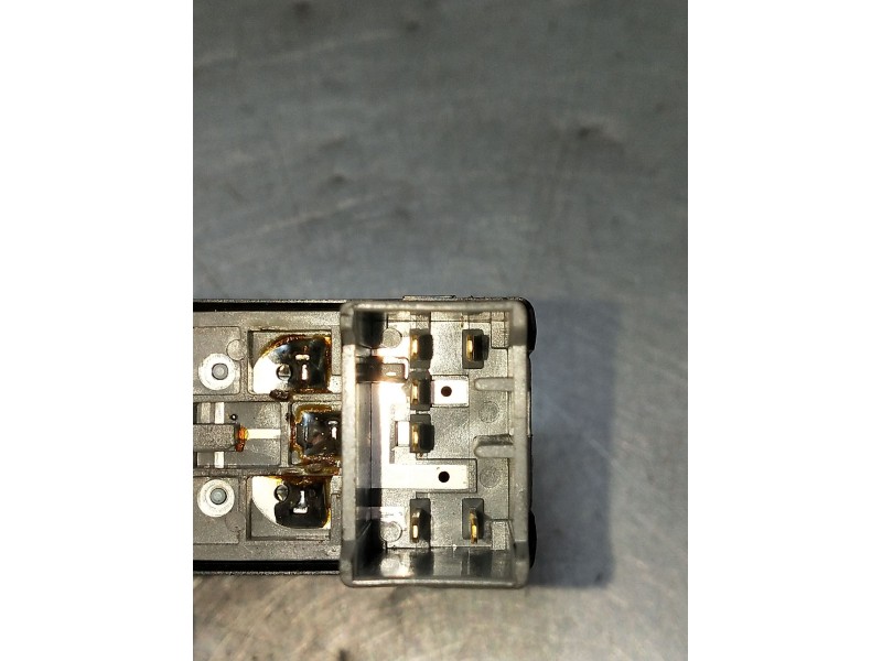 Recambio de mando elevalunas delantero derecho para chevrolet spark (m300) 1.0 referencia OEM IAM 202008913 5P 2010