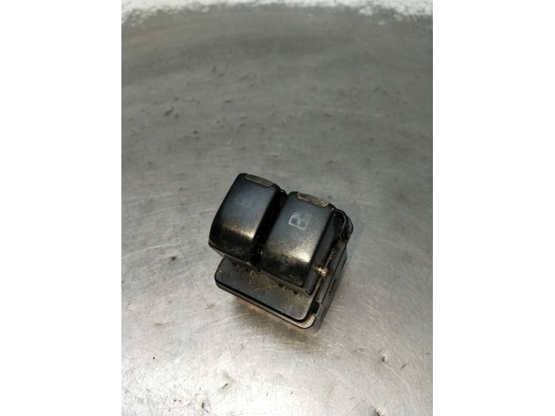 Recambio de mando elevalunas delantero izquierdo para chevrolet spark (m300) 1.0 referencia OEM IAM 621W04750 5P 2010