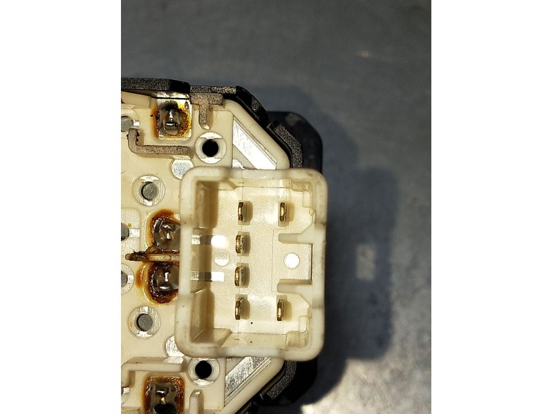 Recambio de mando elevalunas delantero izquierdo para chevrolet spark (m300) 1.0 referencia OEM IAM 621W04750 5P 2010