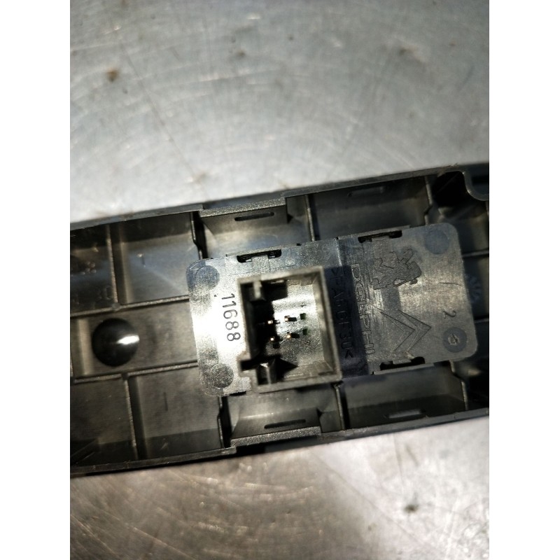 Recambio de mando elevalunas delantero derecho para citroën c5 iii (rd_) 1.6 hdi 110 referencia OEM IAM 96661102XT 5P 2008