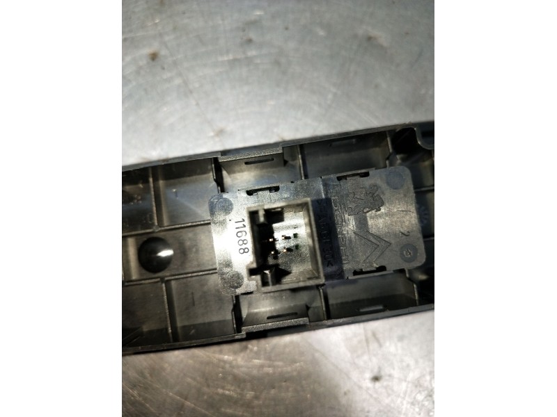 Recambio de mando elevalunas delantero derecho para citroën c5 iii (rd_) 1.6 hdi 110 referencia OEM IAM 96661102XT 5P 2008