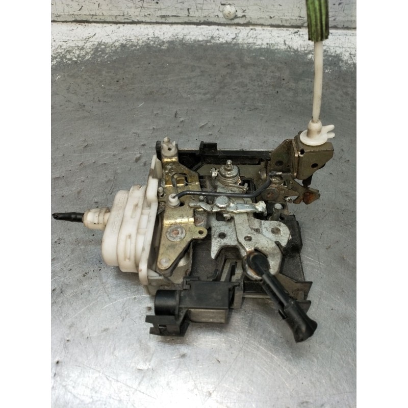 Recambio de motor cierre centralizado delantero derecho para audi a3 (8l1) 1.6 referencia OEM IAM  5P 2000