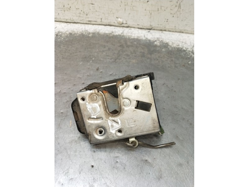 Recambio de motor cierre centralizado delantero derecho para opel corsa c (x01) 1.7 di (f08, f68) referencia OEM IAM  3P 2001