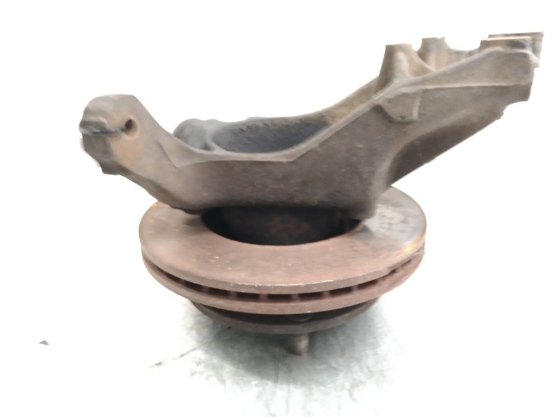 Recambio de mangueta delantera derecha para nissan trade referencia OEM IAM   