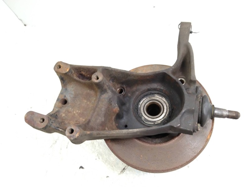 Recambio de mangueta delantera derecha para nissan trade referencia OEM IAM   