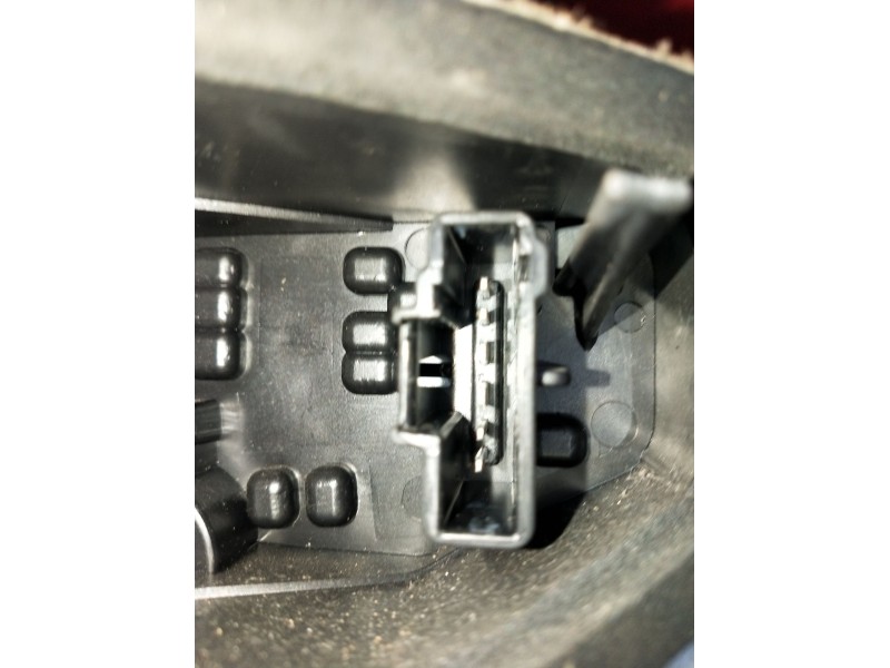 Recambio de piloto trasero derecho para peugeot 207/207+ (wa_, wc_) 1.6 hdi referencia OEM IAM   2009
