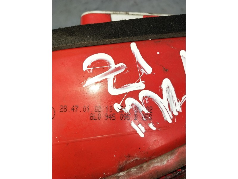 Recambio de piloto trasero izquierdo para audi a3 (8l1) 1.6 referencia OEM IAM 8L0945095B  2000