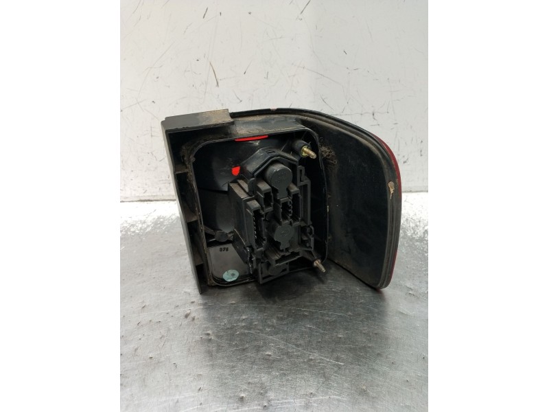 Recambio de piloto trasero izquierdo para volkswagen passat b3/b4 (3a2, 35i) 1.6 referencia OEM IAM   