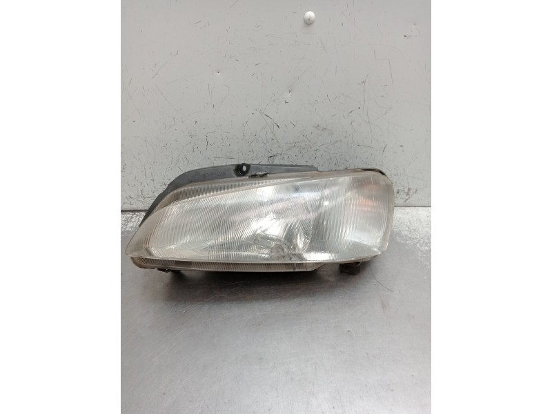 Recambio de faro izquierdo para peugeot 106 ii (1a_, 1c_) 1.5 d referencia OEM IAM   1996