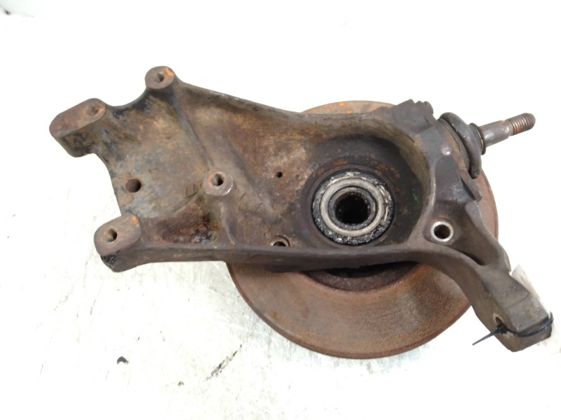 Recambio de mangueta delantera izquierda para nissan trade referencia OEM IAM   